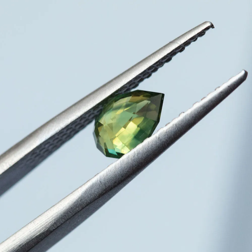 1.20CT AUSTRALIAN PEAR SAPPHIRE, PARTI GREEN YELLOW, 7.52X5.02MM, UNHEATED