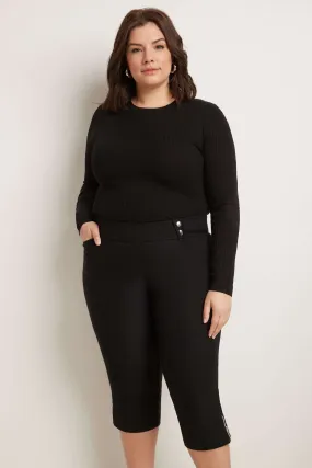 Curvy Chic Capris with Zipper Detail at the Hem